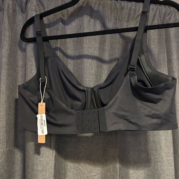 Skims Smoothing Intimates Unlined Minimizer Bra in Onyx 40DD - Picture 4 of 5